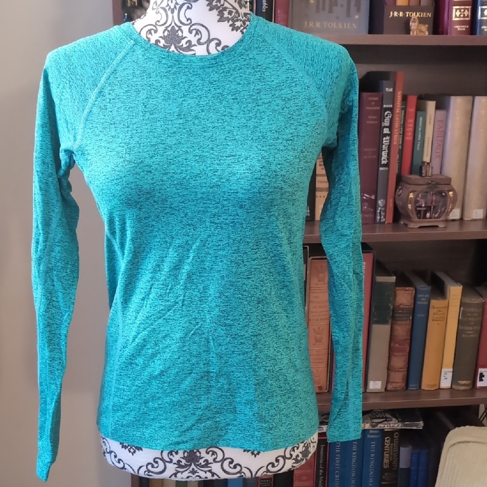 L.L Bean Athletic Top UPF 50 XS